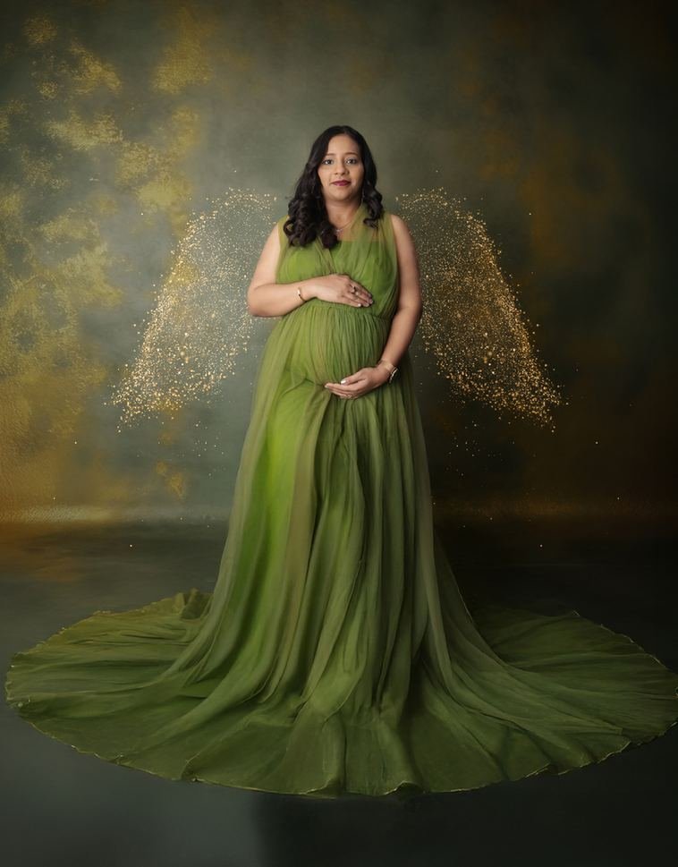 Maternity portrait on an artistic texture backdrop